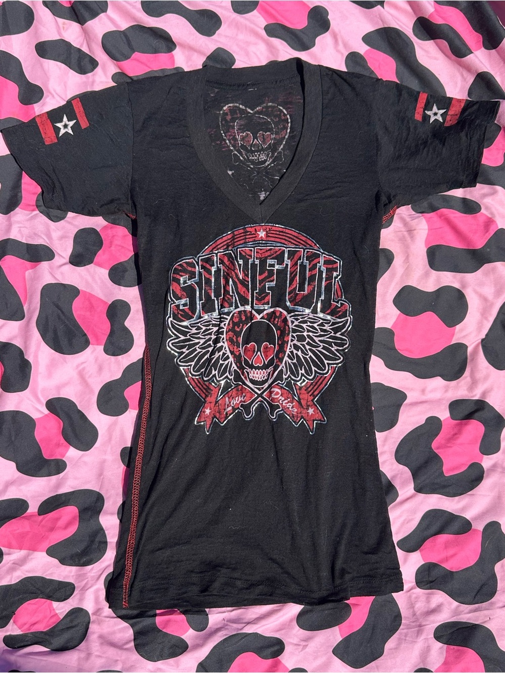 vintage sinful red & black short sleeve